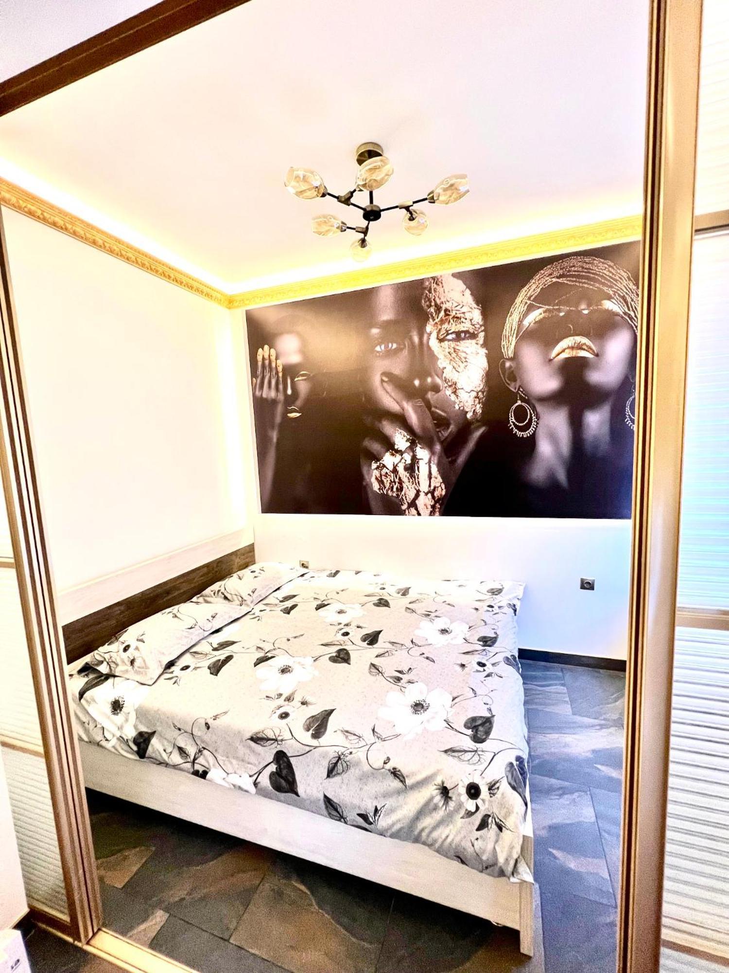 Main Center Apartment